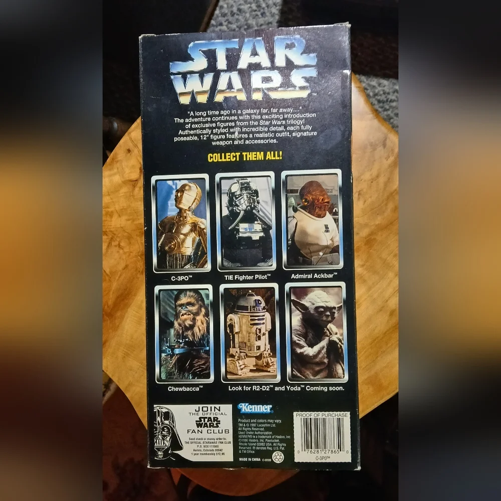 Star Wars Collector Series C-3PO Action Figure - Gold and Black - Picture 4 of 6